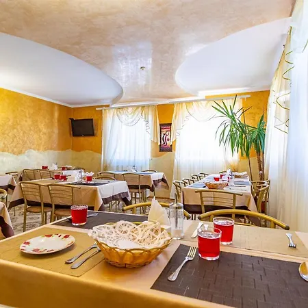 Hotel юран