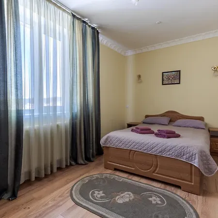 Hotel юран *