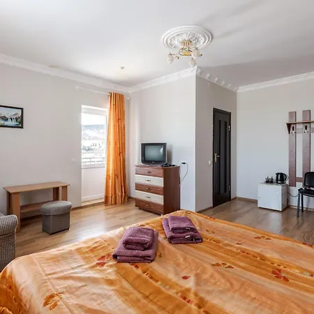 Hotel юран *