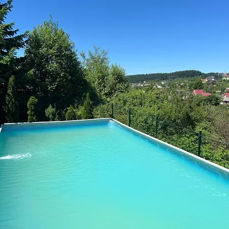 юран Otel *