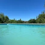 юран Otel *