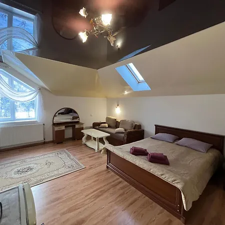 Hotell юран Skhidnytsia