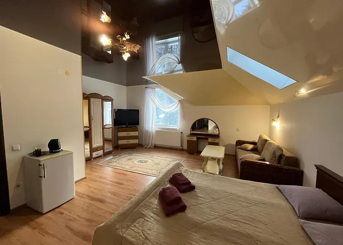 Hotel юран